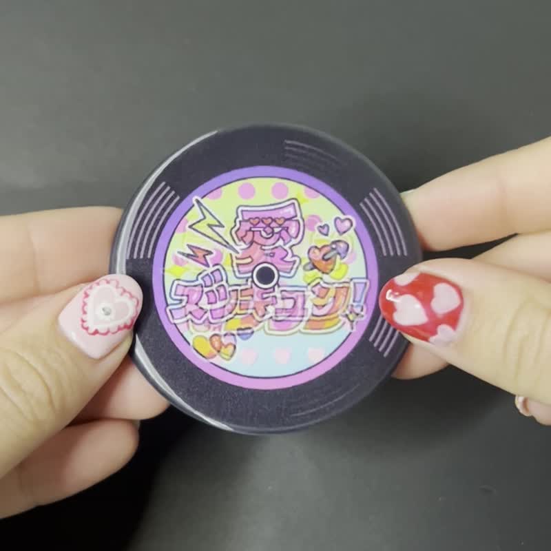 ハヤシレナコラボ缶バッジ　ニュートロレコード - 徽章/別針 - 其他金屬 多色