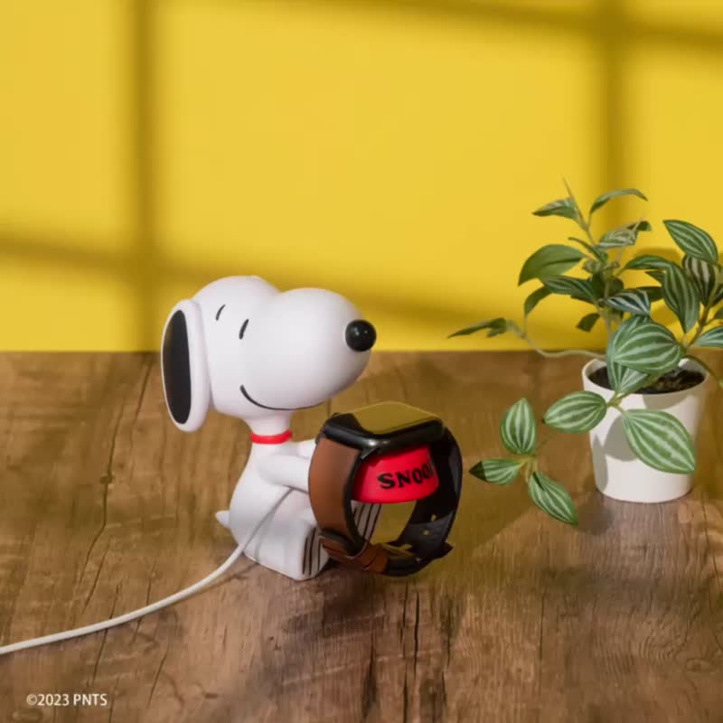 (In Stock) [New Product Launch] Snoopy Doll Charging Stand for Apple Watch (Uncharged) - แกดเจ็ต - วัสดุอื่นๆ ขาว