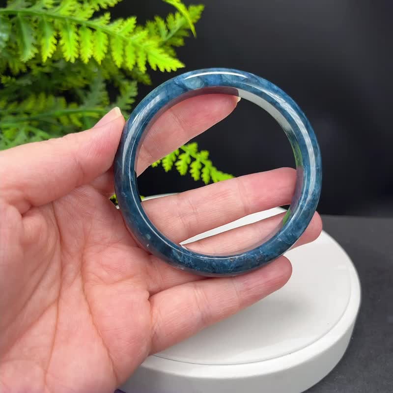 Blue line Stone bracelet 60MM gradient dark blue and white women's bracelet guards the zodiac sign and focuses on self-discipline and meditation - สร้อยข้อมือ - เครื่องประดับพลอย สีน้ำเงิน