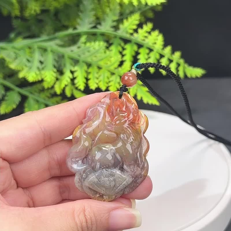 High quality coral jade pendant, high ice hair material, jade crystal cave hand-carved nine-tailed fox, good luck and wealth - สร้อยคอ - หยก 