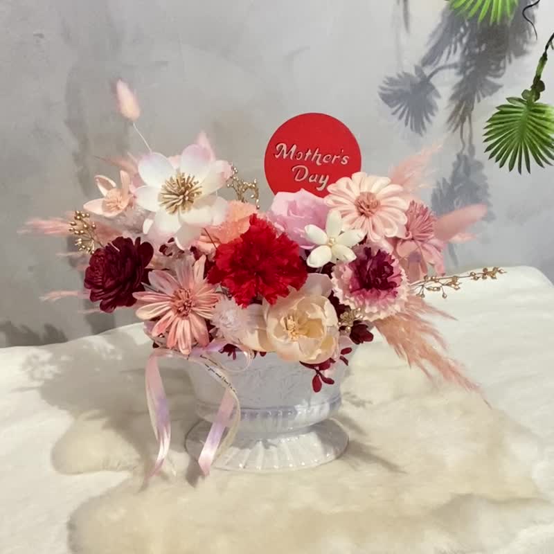 馨香歲月(大) 母親節康乃馨永生花 附禮盒 - 乾燥花/永生花 - 植物．花 紅色