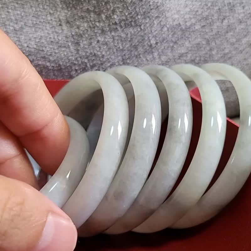 【親翠】天然翡翠 冰烏雞意境國畫渲染風格童鐲 - 手鍊/手環 - 玉石 多色