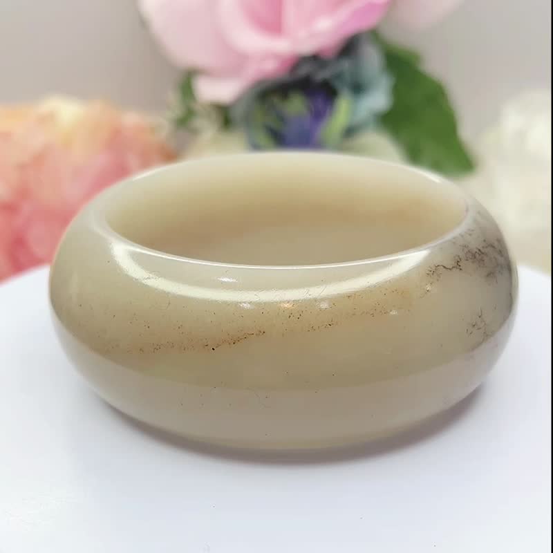 NO.42獨特草花寬版輪胎手鐲 發財樹帶金沙58MM 草花鐲 佘太翠玉鐲 - 手鍊/手環 - 玉石 多色