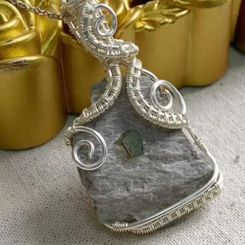 [Fool's Gold] Natural Pyrite Raw Stone Necklace/Creative Handmade Pendant - Necklaces - Crystal Gray