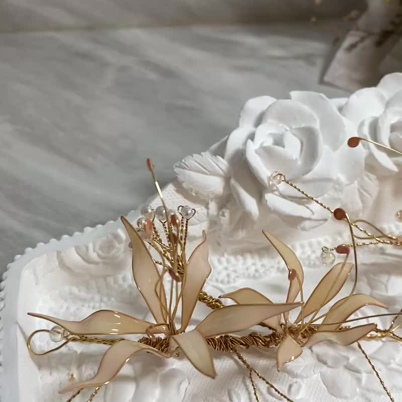 Jocelyn クリスタルフラワーアクセサリー - 彼岸花パールヘッドドレス - ピンク / ブライダルヘアアクセサリー / 和風ヘアアクセサリー / クリスタル - 金具・アクセサリーパーツ - レジン ピンク