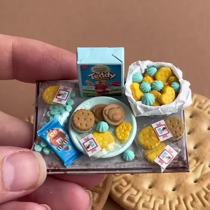 Miniature set with sweets, for a dollhouse and games with dolls, size 1:12 - 公仔/玩偶 - 其他材質 多色