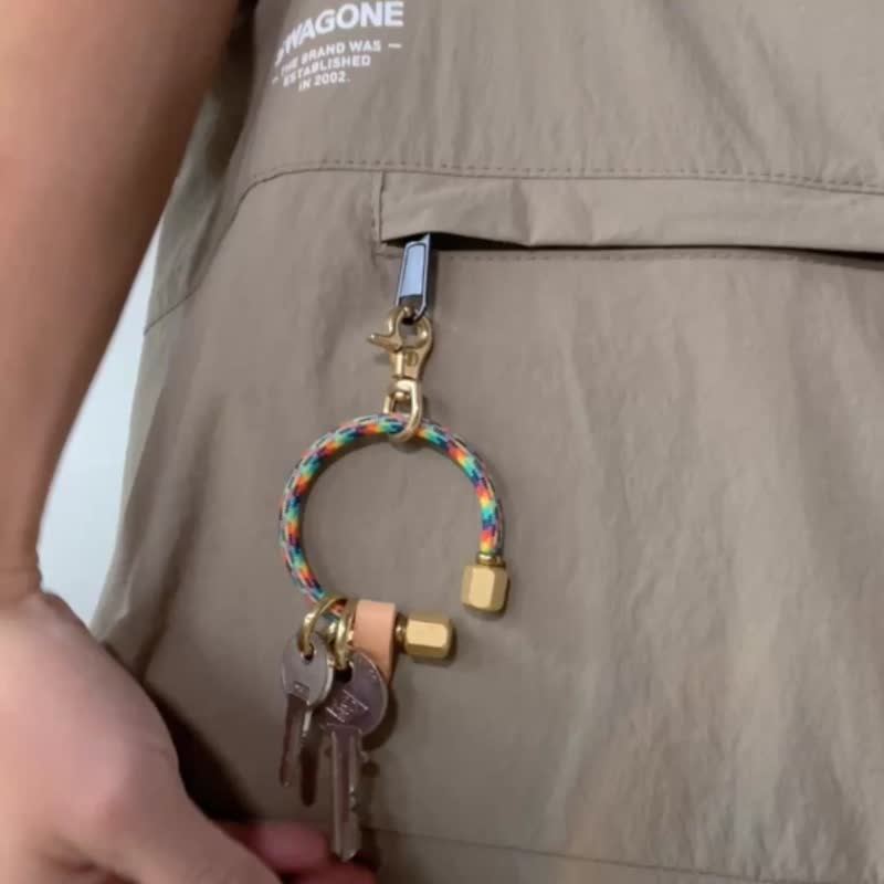 PRIDE Collection - C*LGBT Parade Rainbow Bronze Keychain - ที่ห้อยกุญแจ - โลหะ 