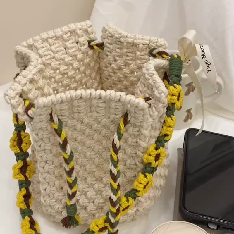 Macrame 夏日抽繩手工編織水桶包 肩背 手提 - 手提包/手提袋 - 棉．麻 