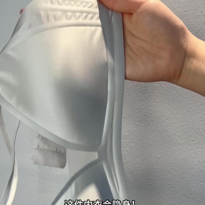小胸無痕內衣法式深V牛奶緞面女夏細肩帶三角杯無鋼圈文胸薄款 - 女內衣褲 - 聚酯纖維 黑色