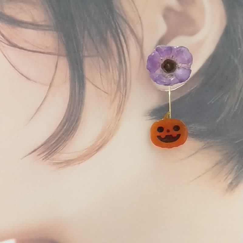 Halloween 2-way flower earrings (pierced and non-pierced) (surgical Stainless Steel) - ต่างหู - พืช/ดอกไม้ สีม่วง