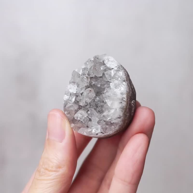 拇指白水晶蛋 // 淨化 平靜 // 水晶蛋 水晶擺飾 贈底座 - 擺飾/家飾品 - 水晶 