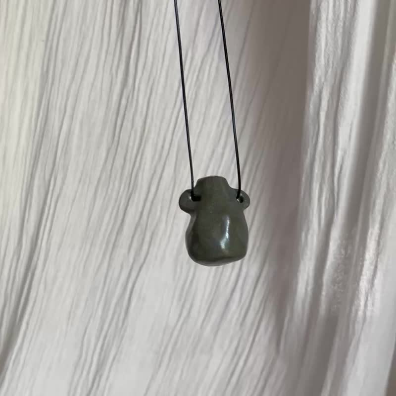 Vase necklace - 長項鍊 - 陶 黑色