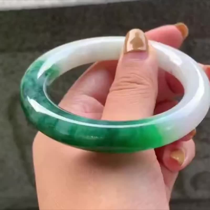 冰種 天然翡翠 緬甸 A玉 玉鐲 • 糯冰種辣綠翡翠圓鐲 - 手鍊/手環 - 玉石 綠色