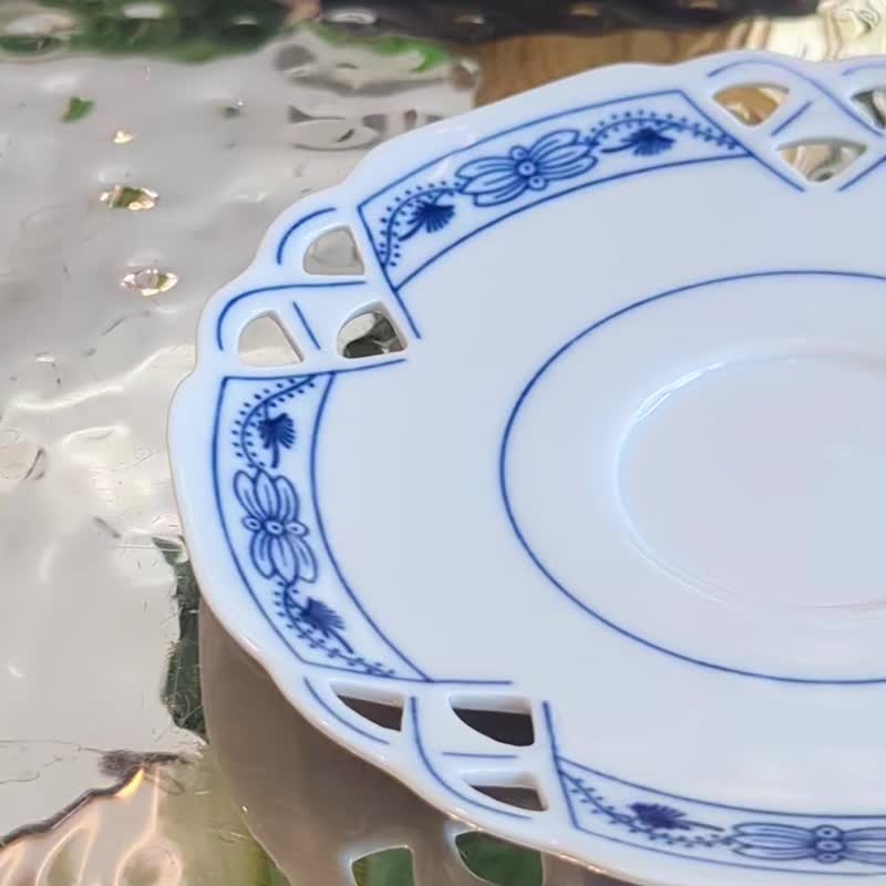 布拉格高堡精雕茶杯盤-15.5CM / 限量手工珍藏精品 - 咖啡壺/手沖壺 - 瓷 白色
