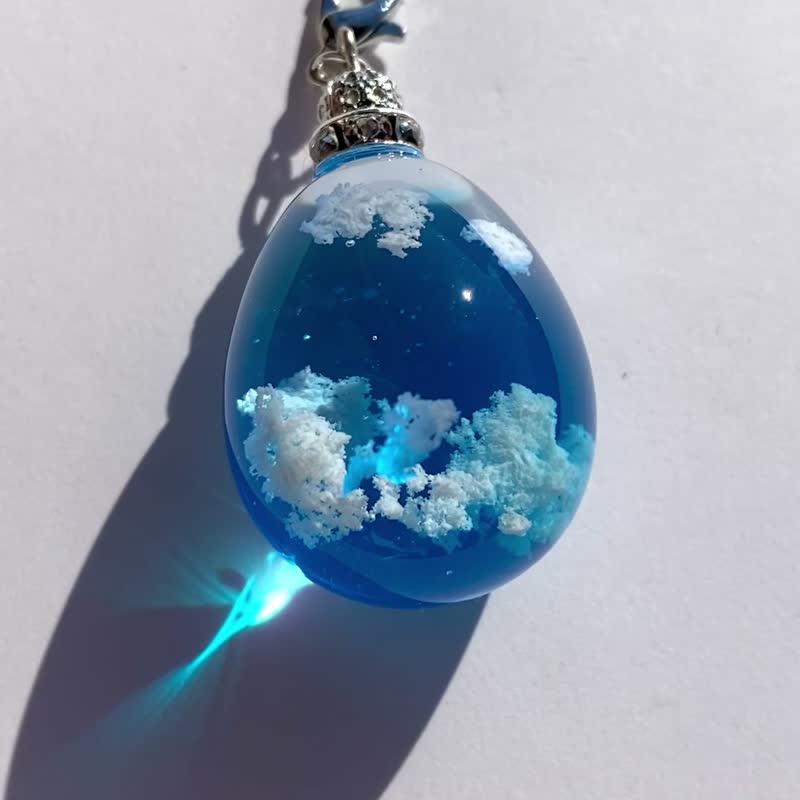 Cloud Resin Refreshing Blue Sky 1 Recommended String Pendant - Necklaces - Resin Blue