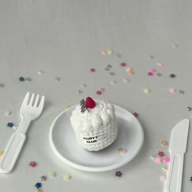 MINI CAKE KEYCHAIN (BLACK SORBET CREAM) - 鑰匙圈/鑰匙包 - 繡線 黑色