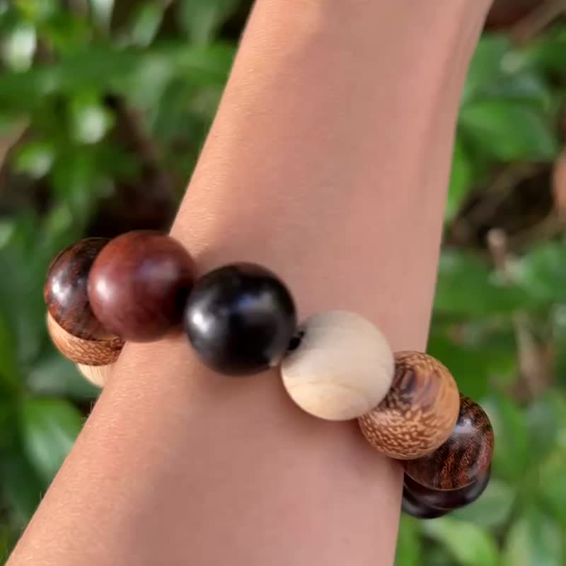 Forest Zen Series mala bead bracelet - สร้อยข้อมือ - ไม้ หลากหลายสี