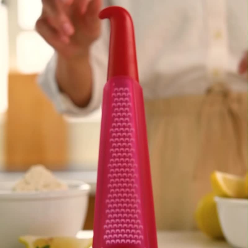 [New Year Gift] OTOTO Beard Elf-Grater - Cookware - Stainless Steel Red