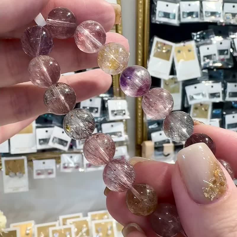 Spring and summer fairy light and transparent color string 10.5mm30.64g small flash thick color transparent three-wheeled backbone crystal - สร้อยข้อมือ - คริสตัล หลากหลายสี