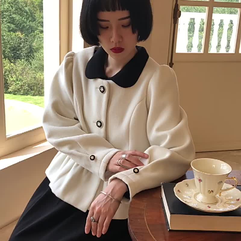 White 30% wool gentle temperament ruffled short coat flower girl button type skin-friendly autumn and winter coat - เสื้อแจ็คเก็ต - ขนแกะ ขาว