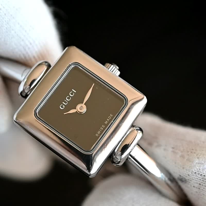 送料無料 GUCCI 1900L 女性用腕時計 クォーツ 19mm Black 箱付き 手錶 古董錶 復古手錶 日本直送 - 女錶 - 不鏽鋼 黑色