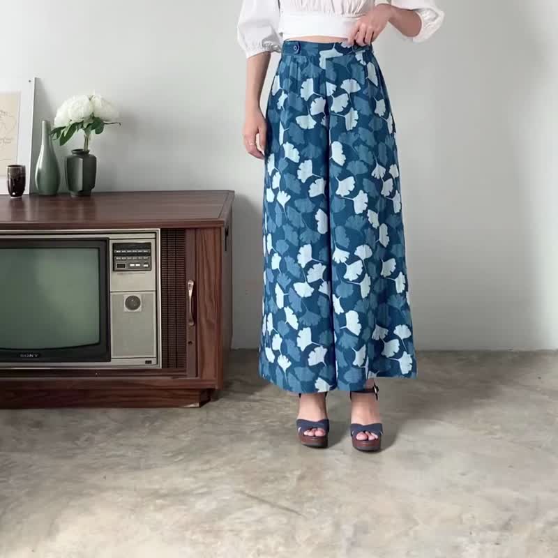 Natural Cotton Pants with Button Details at the Waist  - Blue Leaf - 女長褲 - 棉．麻 藍色