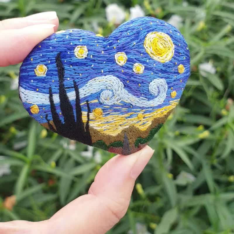 Hand-embroidered hairpin, 