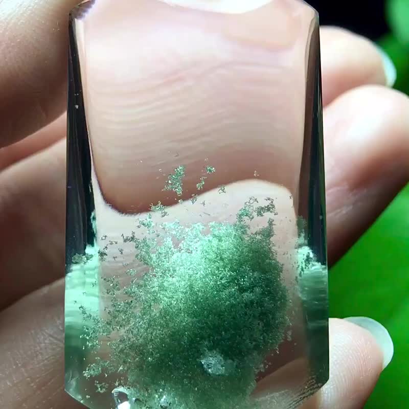 極品天然巴西老礦聚寶盆綠幽靈無事牌吊墜  包裹七彩膠花太漂亮 - 吊飾/掛飾 - 水晶 