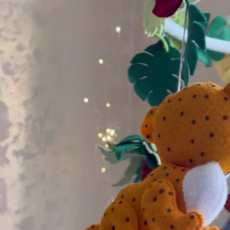 Baby mobile musical crib safari with kalas, elephant, tiger, jiraffe, lion - 寶寶/兒童玩具/玩偶 - 其他材質 金色