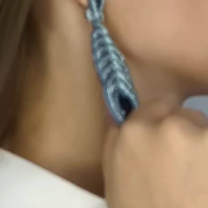 Earrings  Feathers with Swarovski stones - 耳環/耳夾/耳骨夾 - 其他材質 藍色