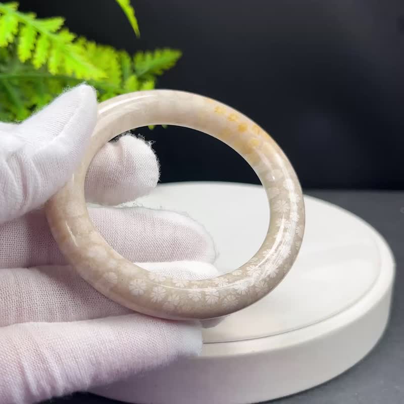 精美 珊瑚玉手鐲 53MM 高瓷玉化米白飄黃圓條手環 珍珠花鳳尾紋 - 手鍊/手環 - 玉石 