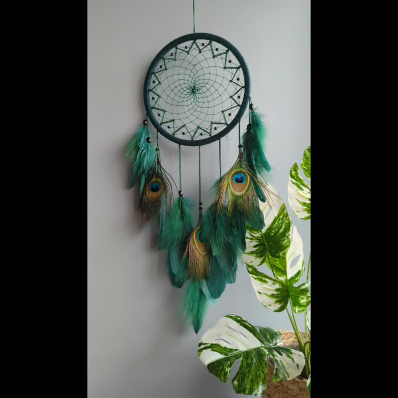 Handcrafted Peacock Green Dreamcatcher - Unique Boho Wall Decor - 壁貼/牆壁裝飾 - 玻璃 黑色