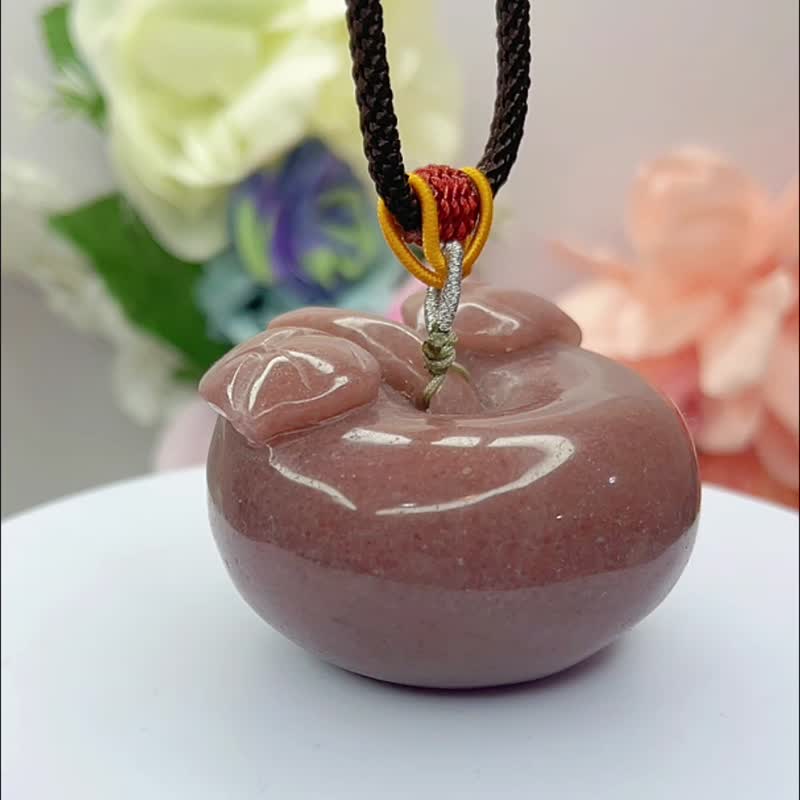 手雕蘋安果佘太翠豆沙紅 閣家平(蘋)安 鴻運當頭 手把件 盤玩吊墜 - 吊飾/掛飾 - 玉石 多色