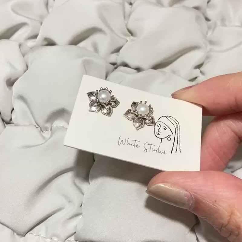 【貴氣感】浮花 - 天然淡水珍珠 全925純銀耳環/耳夾 (金/銀) - 耳環/耳夾/耳骨夾 - 珍珠 銀色