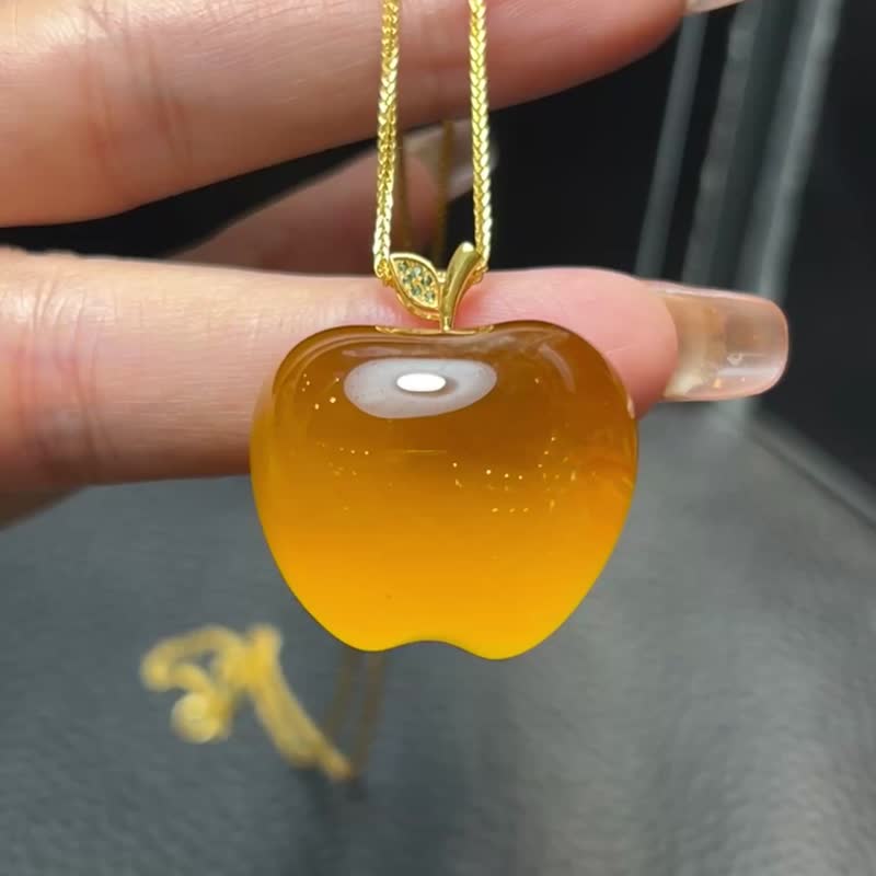 天然波羅的海蜜蠟蘋果吊墜 俄料紅皮 18k金鑲嵌 - 吊飾/掛飾 - 水晶 