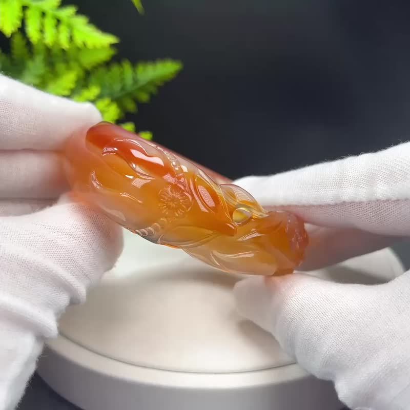 收藏級 馬達加斯加 漸變紅瑪瑙手鐲 58MM 高冰千層手雕九尾狐梅花 - 手鍊/手環 - 半寶石 紅色