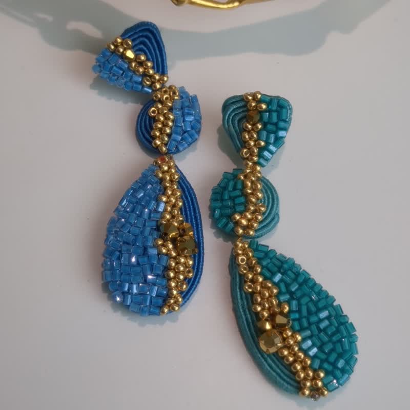 Fiolent earrings in azure colour - 耳環/耳夾/耳骨夾 - 其他材質 藍色