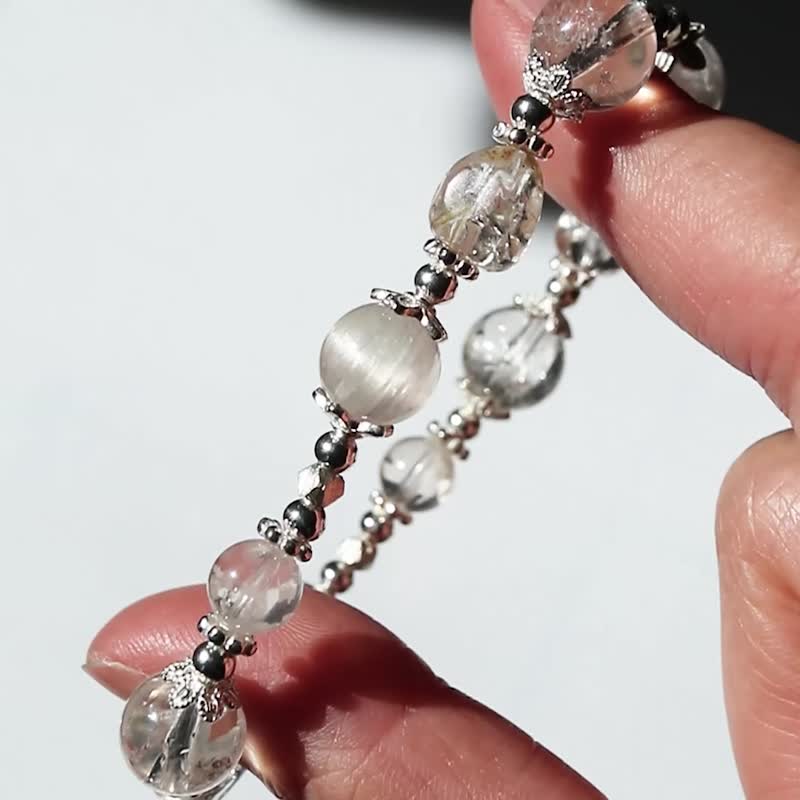 【Snow Love】Spodumene Shining Diamond Snowflake Ghost Asestrai/Relieve Stress/ - Bracelets - Crystal White