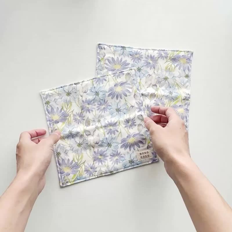 Watercolor Nigella Gauze Handkerchief Organic Cotton - ผ้าเช็ดหน้า - ผ้าฝ้าย/ผ้าลินิน หลากหลายสี