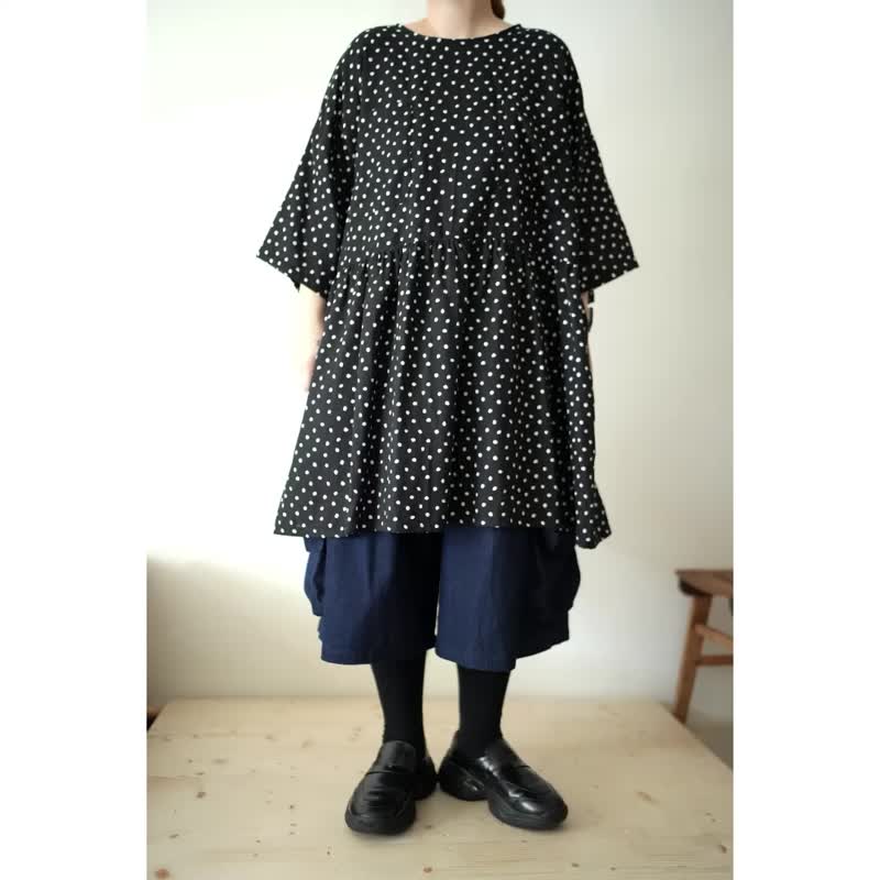 軟軟的黑白點點短版小洋裝 - 洋裝/連身裙 - 棉．麻 黑色