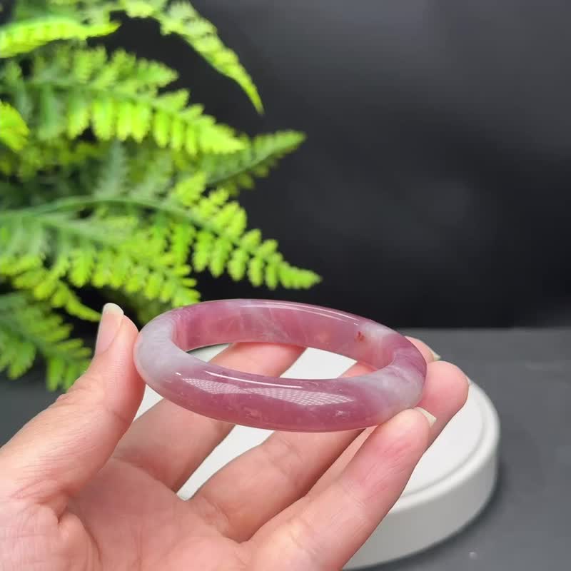 Madagascar purple rose quartz bracelet 53MM old material purple pink ice floating rose quartz soothes emotions - สร้อยข้อมือ - คริสตัล สีม่วง