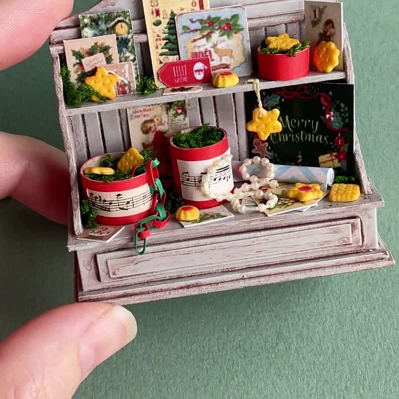 A miniature shelf with Christmas filling, size 1 to 12 - Stuffed Dolls & Figurines - Other Materials Multicolor