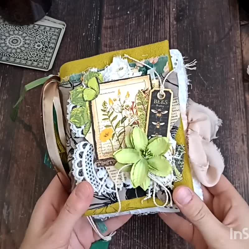 Nature Forest junk journal handmade Green travel Butterfly notebook Handmade - 筆記本/手帳 - 紙 綠色