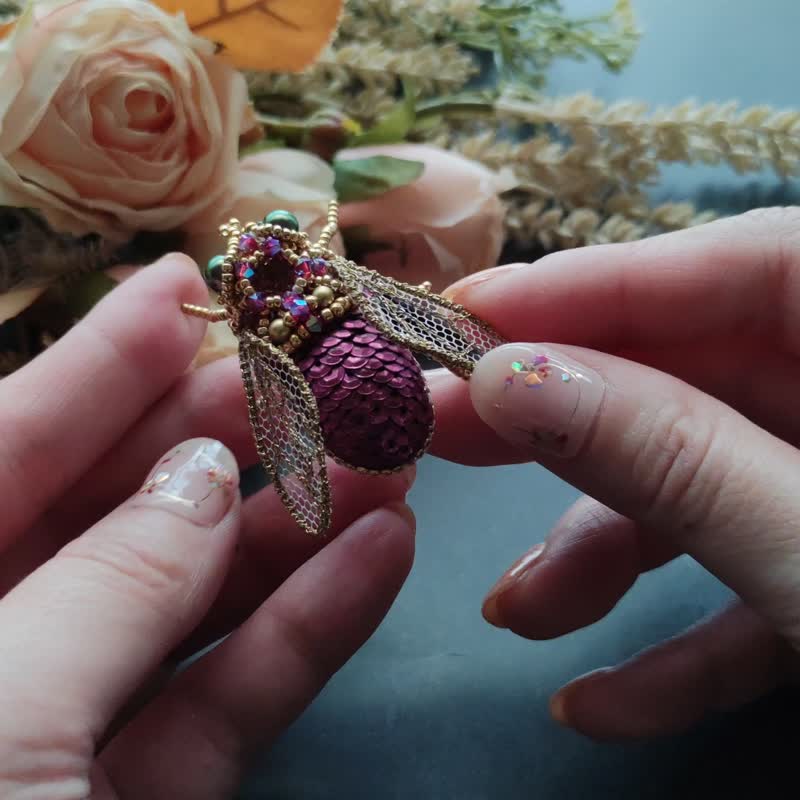 Jewelry embroidery three-dimensional crystal insect brooch - purple cute Fly brooch - Brooches - Other Materials Purple