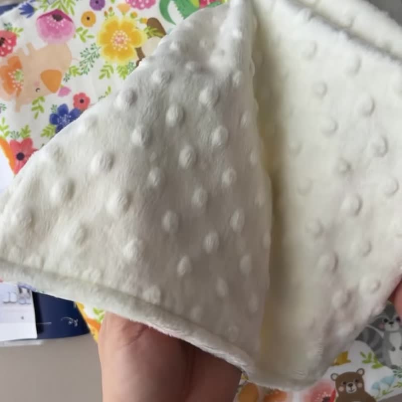 繽紛歡樂動物森林  寶寶荳荳絨毯 嬰兒手作 新生兒禮 - 圍兜/口水巾 - 棉．麻 多色