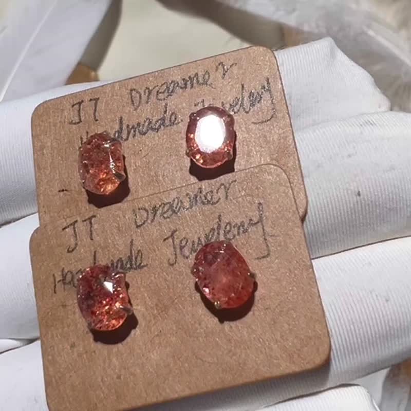 Pure hand-made natural gold sunstone sterling silver earrings - ต่างหู - เครื่องเพชรพลอย หลากหลายสี