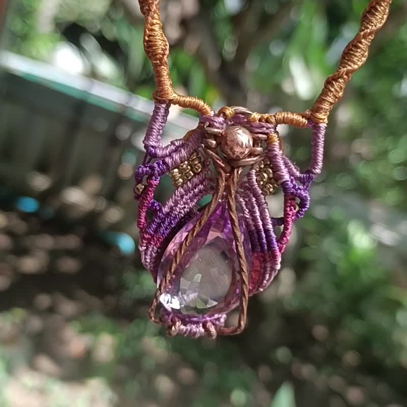 Unique handmade amethyst necklace - สร้อยคอ - เครื่องเพชรพลอย สีม่วง