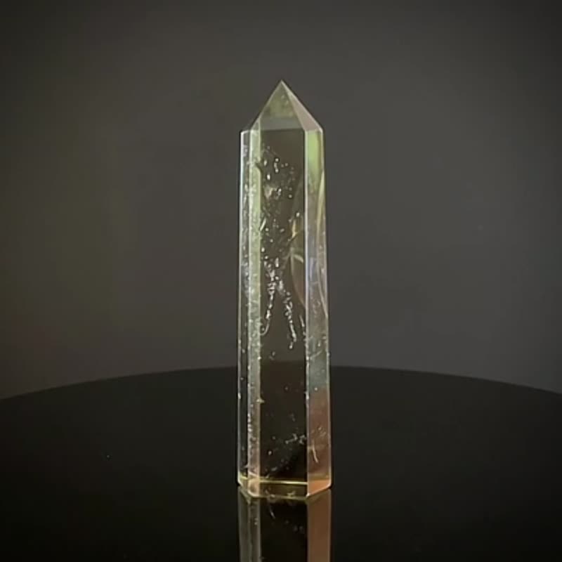 NO.19 彩虹光黃水晶柱 激光雷射手術刀 激光柱 黃水晶柱 82*19MM - 擺飾/家飾品 - 水晶 透明