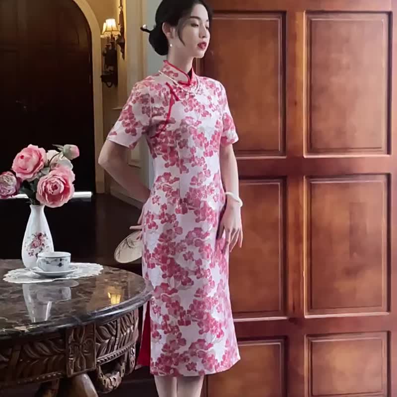 Dark red fragrance dyed mid-length low slit improved cheongsam retro style new Chinese style engagement toast clothing - Qipao - Polyester Red