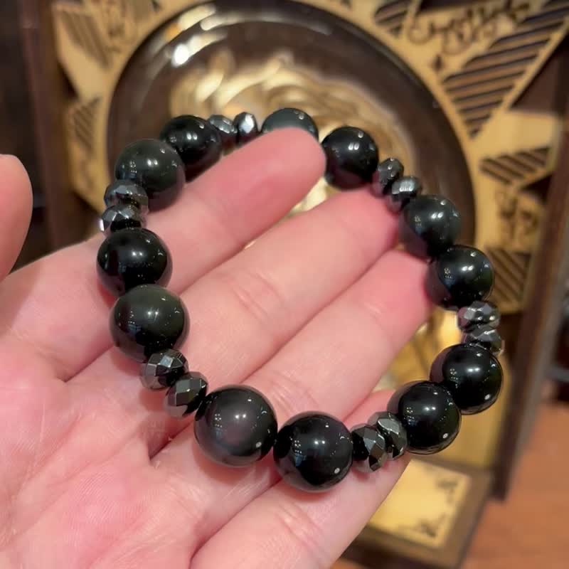 小人byebye 黑曜石 赤鐵礦 雙面光 水晶手鍊 - 手鍊/手環 - 水晶 黑色